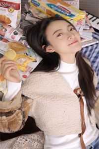 下聘时世子抛下我去接新寡表妹，我转身嫁新欢柳絮侯世子侯世子结局+番外