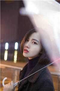 女同事拿加料的酒想让我当众出丑，我反手给她调换酒杯精品选集