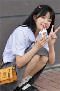 女友和别人的订婚宴上热搜，我反手送她全家吃牢饭热门