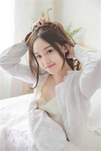 月色吻过梧桐雨无弹窗