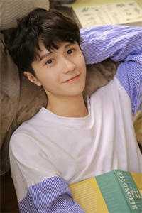 残疾老板少给我一块瑞士卷番外+无删减