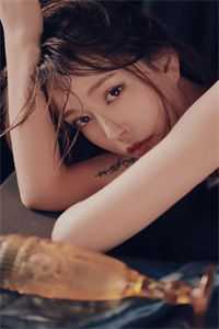 故意贴着禁欲疯批睡觉，他破防了短篇