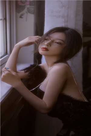 咬裙边完整作品