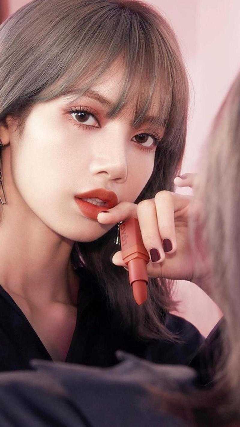 俏寡妇重生，赖上邻居糙汉完结版