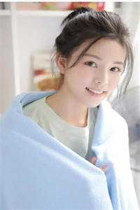 满梧桐月，徘徊缺明在线看