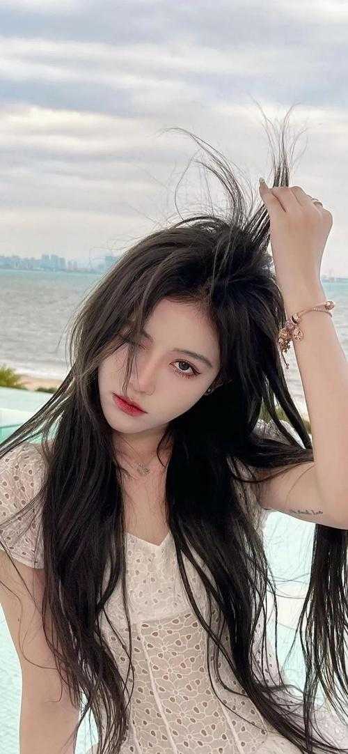 快活神医，从征服丰满女总裁开始小说免费阅读全文