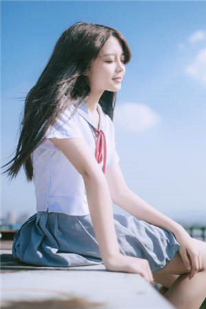 梨枝空映月，不见旧人归精修版