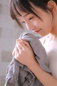 灯烛荧荧照孤寝在线看