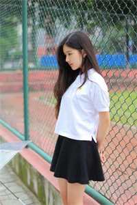 白捡个娃，还附送黏人世子爷完结txt